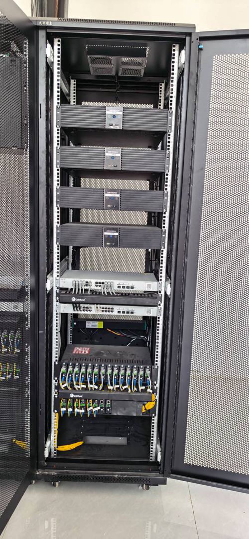 数据中台:构建企业核心竞争力的秘密武器